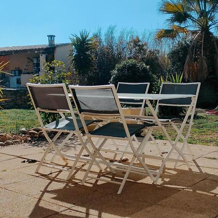 Offrez-Vous Un Sejour Dans Notre Gite A Entressen Une Grande Piscine Pour Se Rafraichir ,Un Espace De Jeux Pour Enfants Pour Des Heures De Divertissement Un Terrain De Petanque Pour Des Parties Endiablees 外观 照片